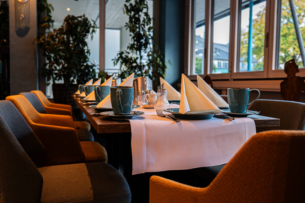 Restaurant & Bar